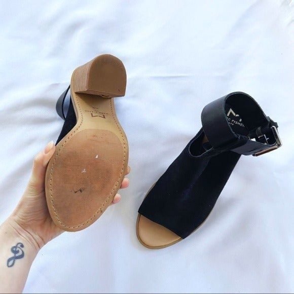 Marc Fisher Black Real Leather Open Toe One Strap Heels 8.5 - Picture 4 of 12